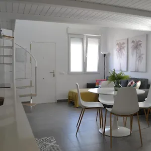 https://apartamento-playa-victoria-11009.hotelsincadiz.net